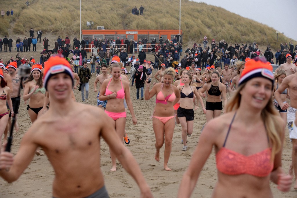 ../Images/Nieuwjaarsduik Nederzandt 2017 045.jpg